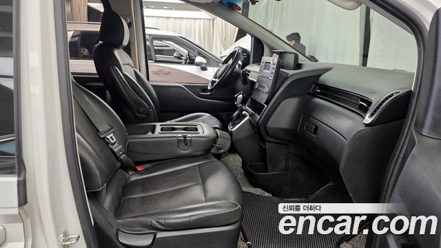 Hyundai Staria Tourer 9-Seater Modern 2022 — фото 11