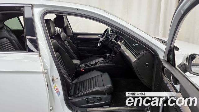 Volkswagen Passat GT (B8) 2.0 TDI Prestige 2021 — фото 11