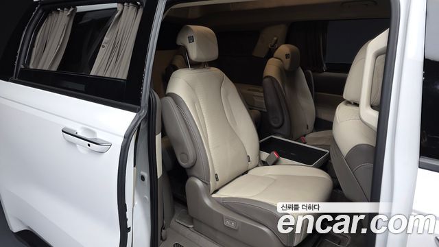 Kia Carnival (IV) HEV 9-Seater Hi-Limousine Signature 2025 — фото 16