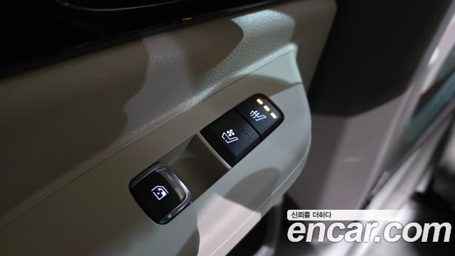 Kia Carnival (IV) HEV 9-Seater Hi-Limousine Signature 2025 — фото 22