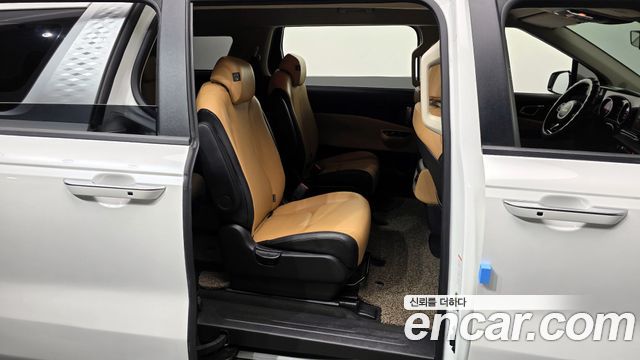 Kia Carnival (IV) Diesel 9-Seater Prestige 2023 — фото 12
