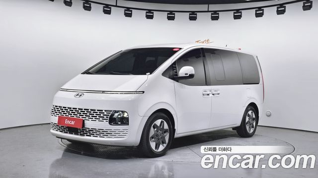 Hyundai Staria 4WD Tourer 9-Seater Modern 2023 — фото 1