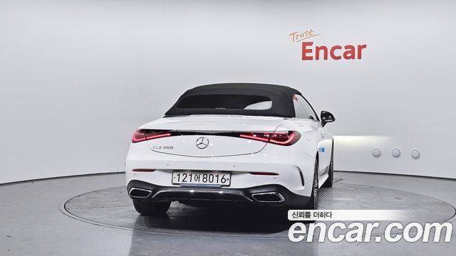 Mercedes-Benz CLE-Class (C236) CLE200 Cabriolet 2024 — фото 4