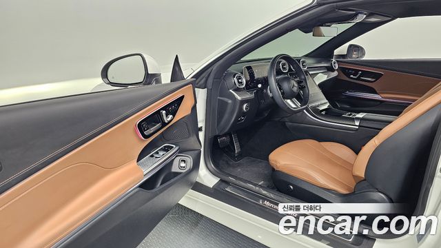 Mercedes-Benz CLE-Class (C236) CLE200 Cabriolet 2024 — фото 10