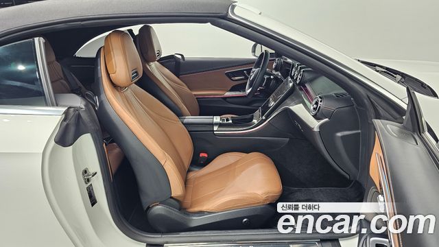 Mercedes-Benz CLE-Class (C236) CLE200 Cabriolet 2024 — фото 11