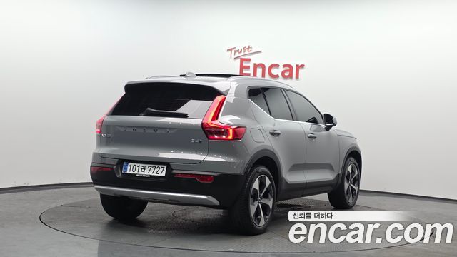 Volvo XC40 B4 Ultra Bright 2025 — фото 2