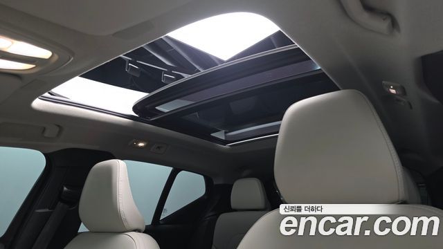 Volvo XC40 B4 Ultra Bright 2025 — фото 20