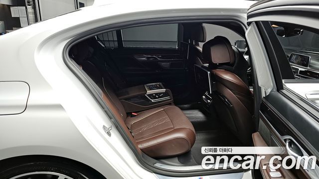BMW 7 Series (G11) 740Li xDrive M Sport Package 2019 — фото 11