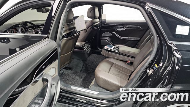 Audi A8 (D5) 55 TFSI Quattro LWB 2021 — фото 16
