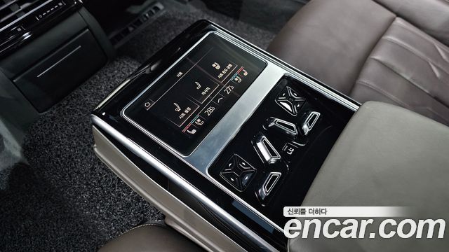 Audi A8 (D5) 55 TFSI Quattro LWB 2021 — фото 17