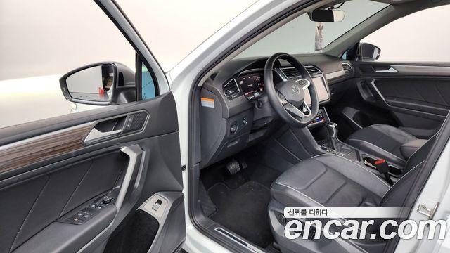 Volkswagen Tiguan Allspace 2.0 TSI Prestige 2022 — фото 10