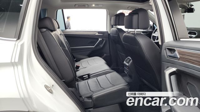 Volkswagen Tiguan Allspace 2.0 TSI Prestige 2022 — фото 12