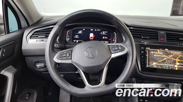 Volkswagen Tiguan Allspace 2.0 TSI Prestige 2022 — фото 13