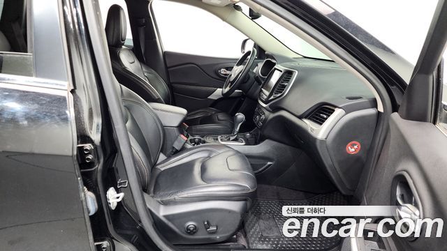 Jeep Cherokee (KL) 2.4 Longitude High AWD 2018 — фото 15