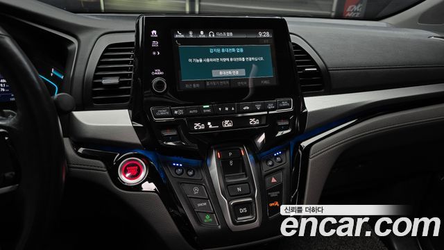 Honda Odyssey 3.5 5th 2018 — фото 16