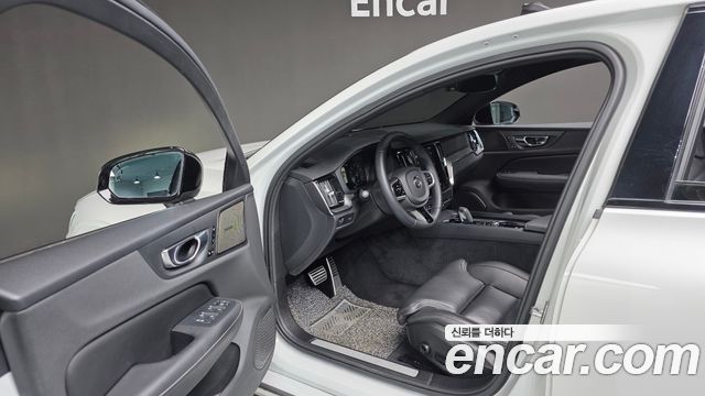 Volvo S60 (III) B5 R-Design 2022 — фото 13