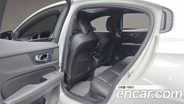 Volvo S60 (III) B5 R-Design 2022 — фото 17