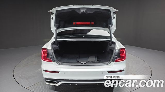 Volvo S60 (III) B5 R-Design 2022 — фото 20