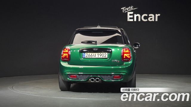 MINI Cooper S 5Door HIGH 3rd 2020 — фото 4