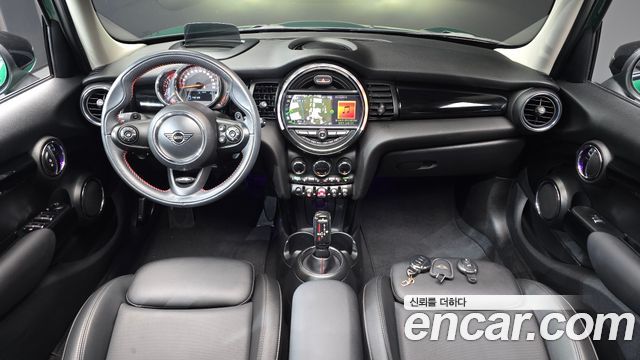 MINI Cooper S 5Door HIGH 3rd 2020 — фото 7