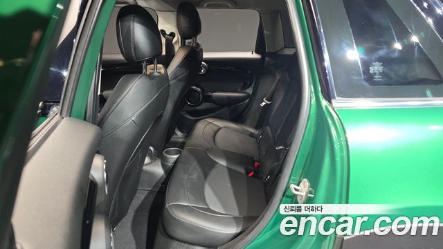 MINI Cooper S 5Door HIGH 3rd 2020 — фото 12