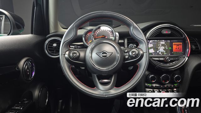 MINI Cooper S 5Door HIGH 3rd 2020 — фото 13
