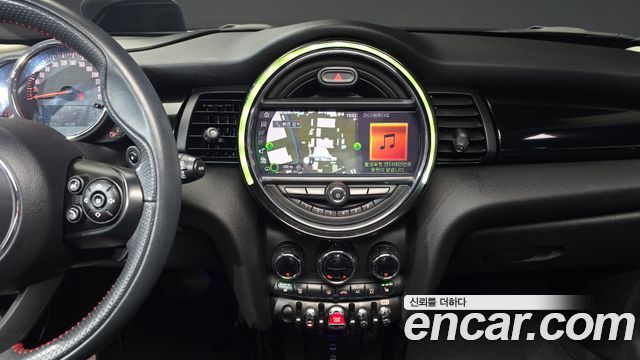 MINI Cooper S 5Door HIGH 3rd 2020 — фото 14