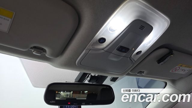 Toyota Prius (IV) 1.8 E 2018 — фото 19