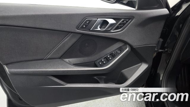 BMW 1 Series (F40) 118d Joy First Edition 2020 — фото 17
