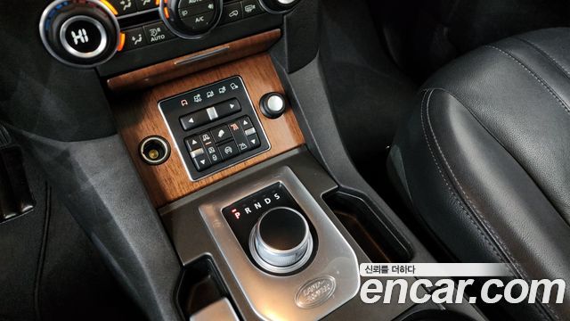 Land Rover Discovery 4 3.0 SDV6 HSE 2016 — фото 9