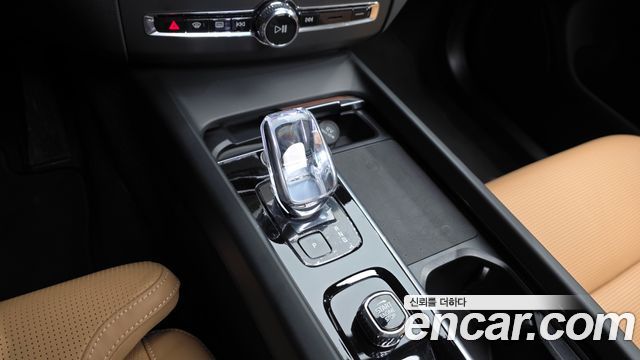 Volvo XC60 (II) B5 Ultra Bright 2025 — фото 9