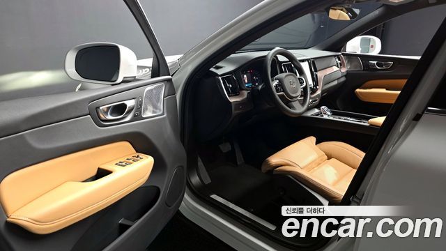 Volvo XC60 (II) B5 Ultra Bright 2025 — фото 10