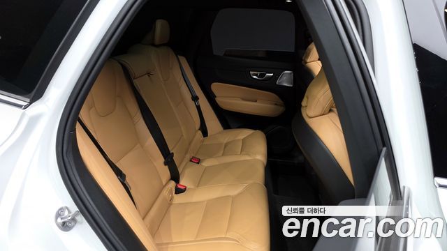 Volvo XC60 (II) B5 Ultra Bright 2025 — фото 12