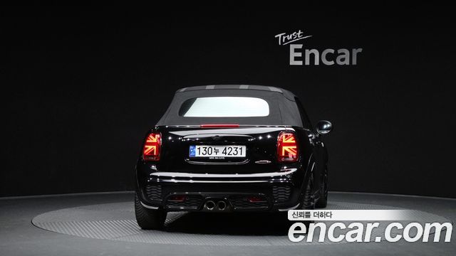 MINI Cooper S Convertible JCW 3rd 2019 — фото 4