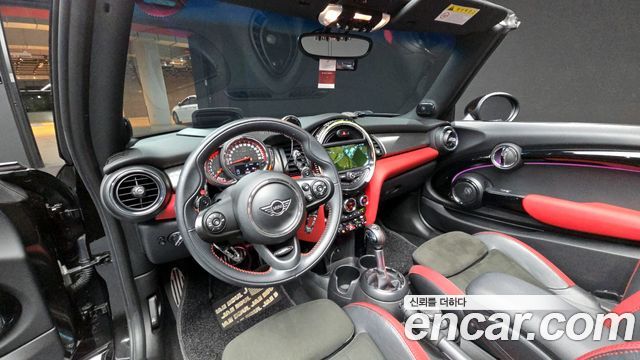MINI Cooper S Convertible JCW 3rd 2019 — фото 7