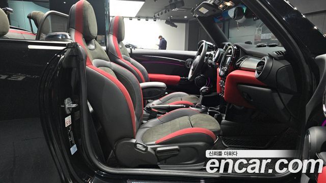 MINI Cooper S Convertible JCW 3rd 2019 — фото 11