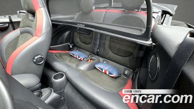 MINI Cooper S Convertible JCW 3rd 2019 — фото 12