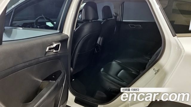 Kia Sportage (V) Diesel 2.0 2WD Prestige 2022 — фото 7