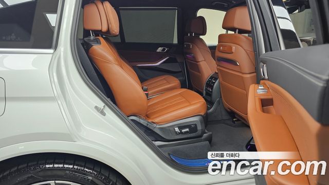BMW X7 (G07) xDrive 40i M Sport 6STR 2024 — фото 12