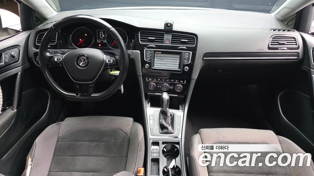 Volkswagen Golf (VII) 2.0 TDI 2016 — фото 7