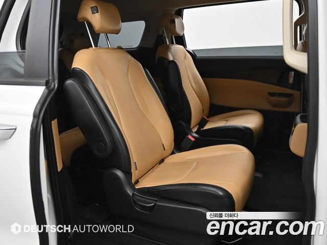 Kia Carnival (IV) Diesel 9-Seater Prestige 2023 — фото 16