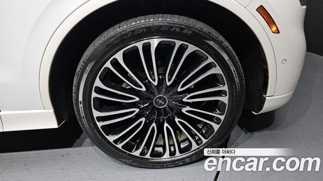 Lincoln Aviator (II) 3.0 Black Label AWD 2020 — фото 5
