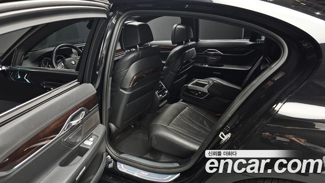 BMW 7 Series (G11) 730d xDrive 2016 — фото 16