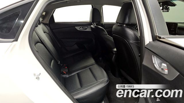 Kia K3 (II) 1.6 Prestige 2022 — фото 13