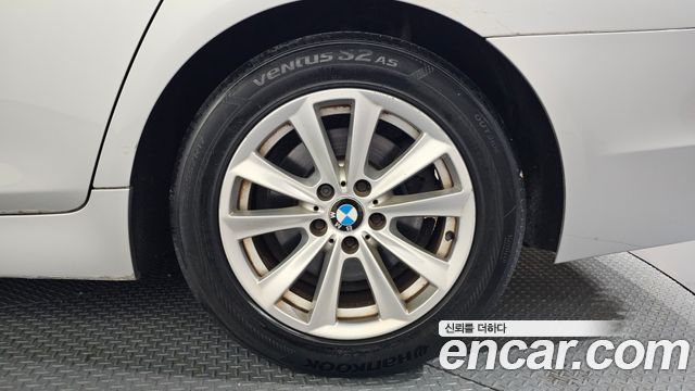 BMW 5 Series (F10) 520d 2011 — фото 5