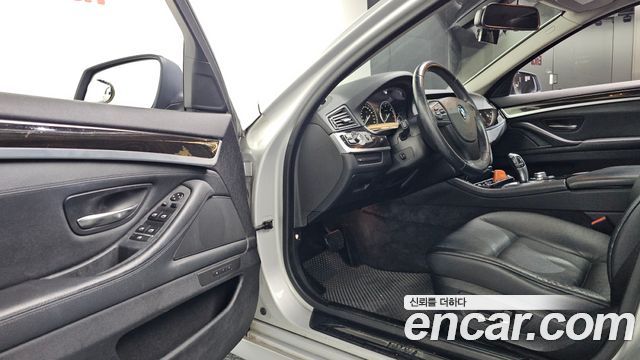 BMW 5 Series (F10) 520d 2011 — фото 10