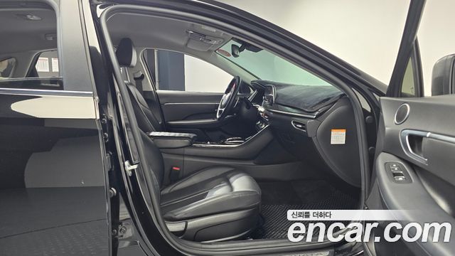 Hyundai Sonata Hybrid (DN8) Premium Family 2021 — фото 11