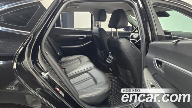 Hyundai Sonata Hybrid (DN8) Premium Family 2021 — фото 12