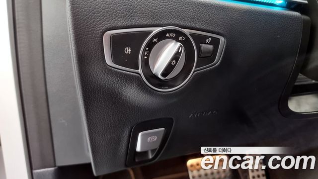 Mercedes-Benz E-Class (W213) E220d 4MATIC AMG Line 2021 — фото 16