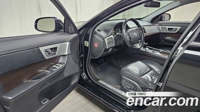 Jaguar XF 2.2D Luxury X250 2012 — фото 10